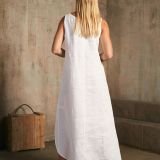 Balta vienspalvė surišama lininė suknelė