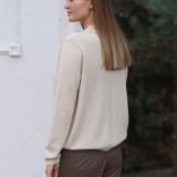 Baltas klasikinis kašmyro megztukas