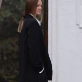 Juodas laisvo silueto švarkas