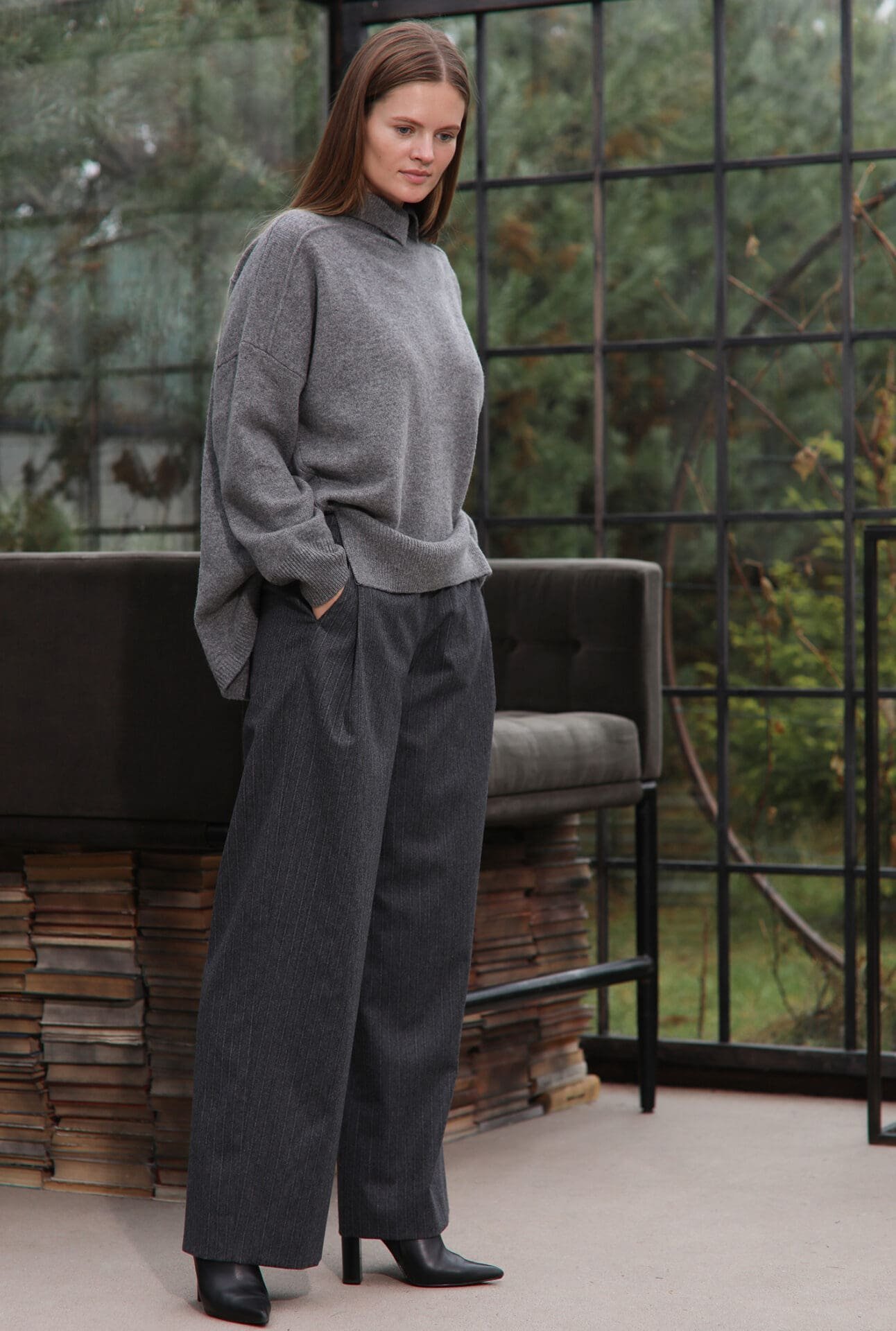 Pilkas oversize kašmyro megztinis