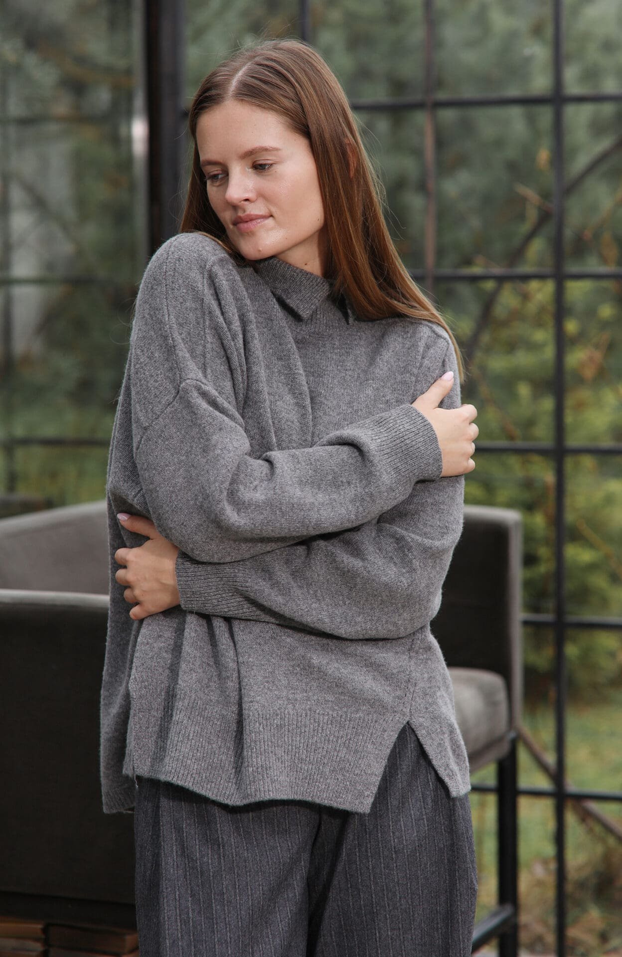 Pilkas oversize kašmyro megztinis