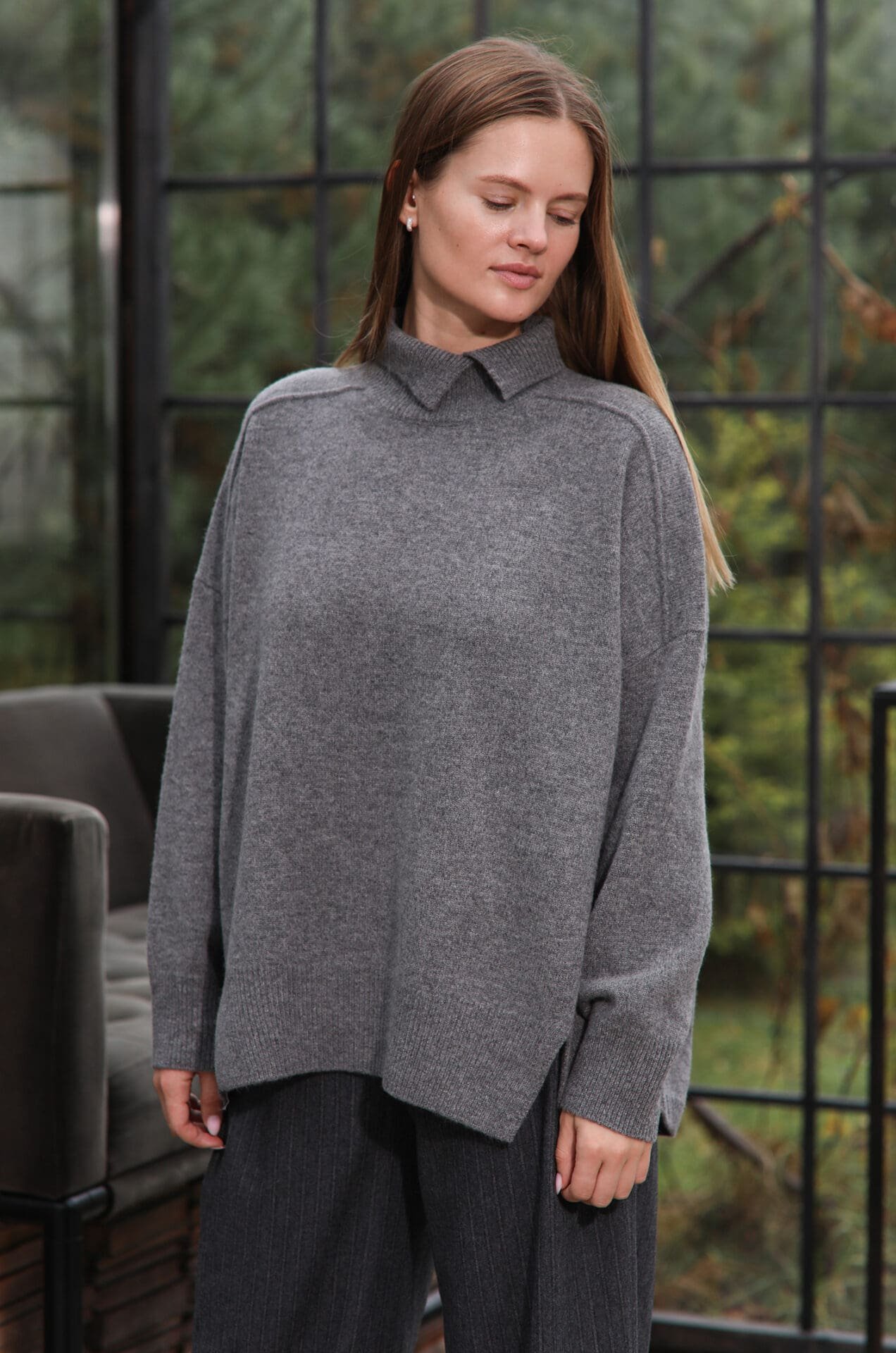 Pilkas oversize kašmyro megztinis