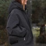 Pilkas asimetrinis trumpas paltas-striukė