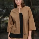 Asimetrinė vilnos palaidinė