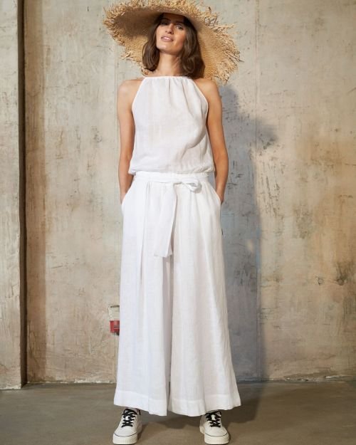 Baltas lininis kombinezonas