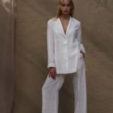 100% Lininis Baltas švarkas su prakirpimais šonuose