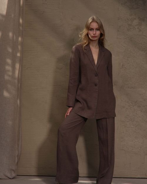 100% Lininis švarkas su prakirpimais šonuose