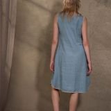 Minimalistinė lino suknelė vasarai