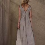 Elegantiška 100% Lino Ilga Suknelė su V Iškirpte